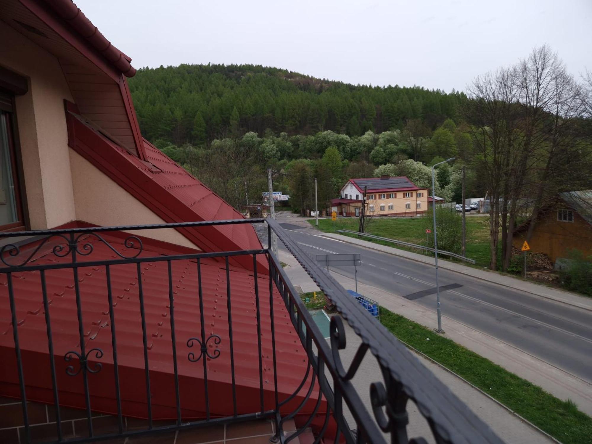 Hotel Gosciniec Ustrzycki Ustrzyki Dolne Esterno foto