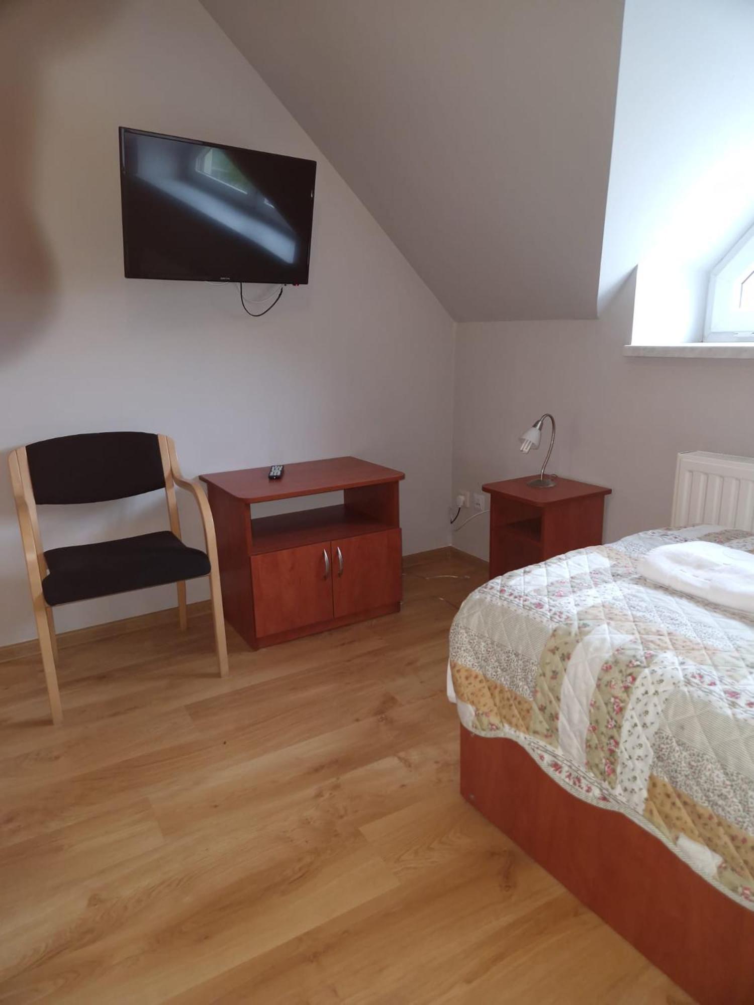 Hotel Gosciniec Ustrzycki Ustrzyki Dolne Esterno foto