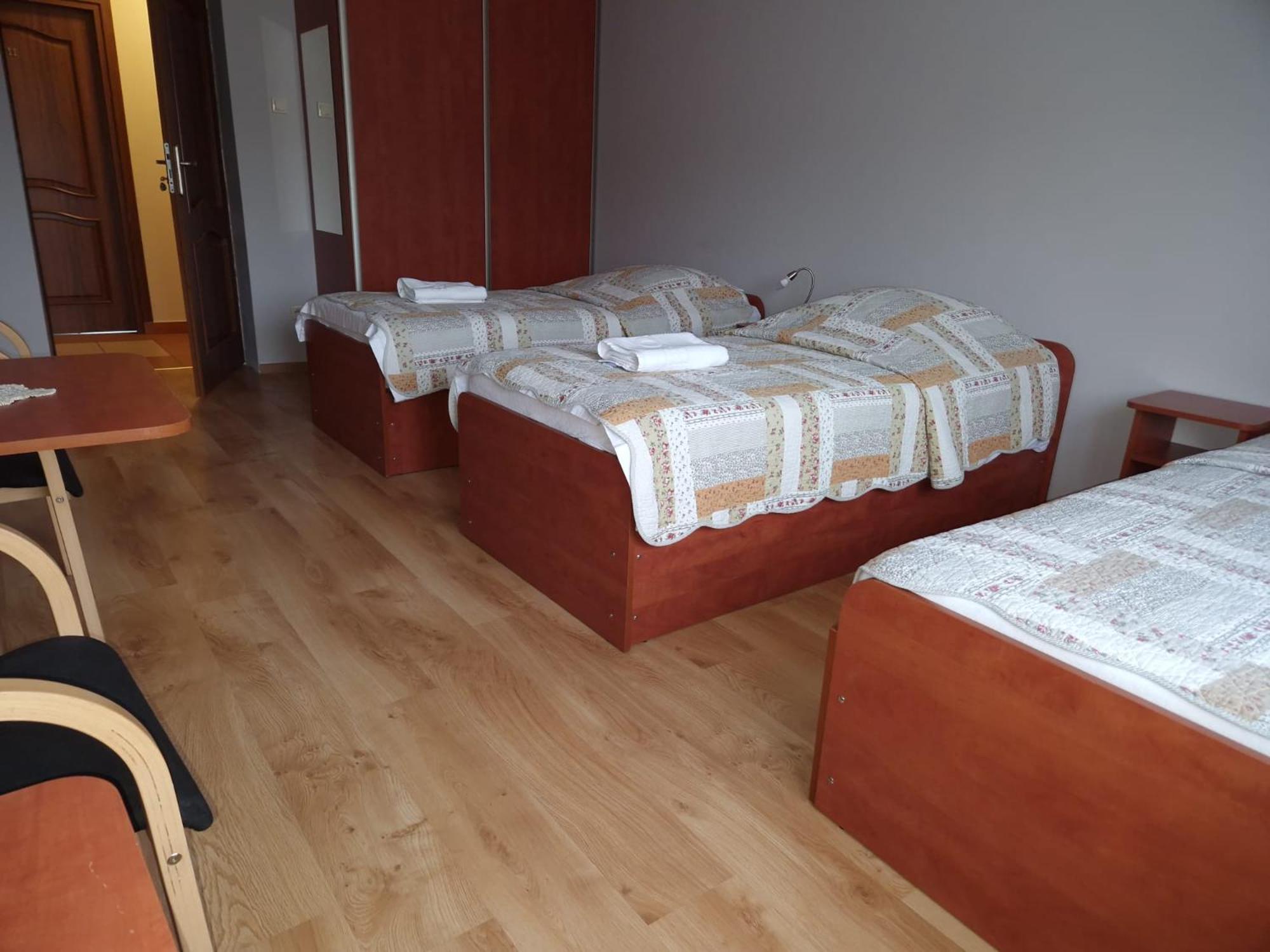 Hotel Gosciniec Ustrzycki Ustrzyki Dolne Esterno foto