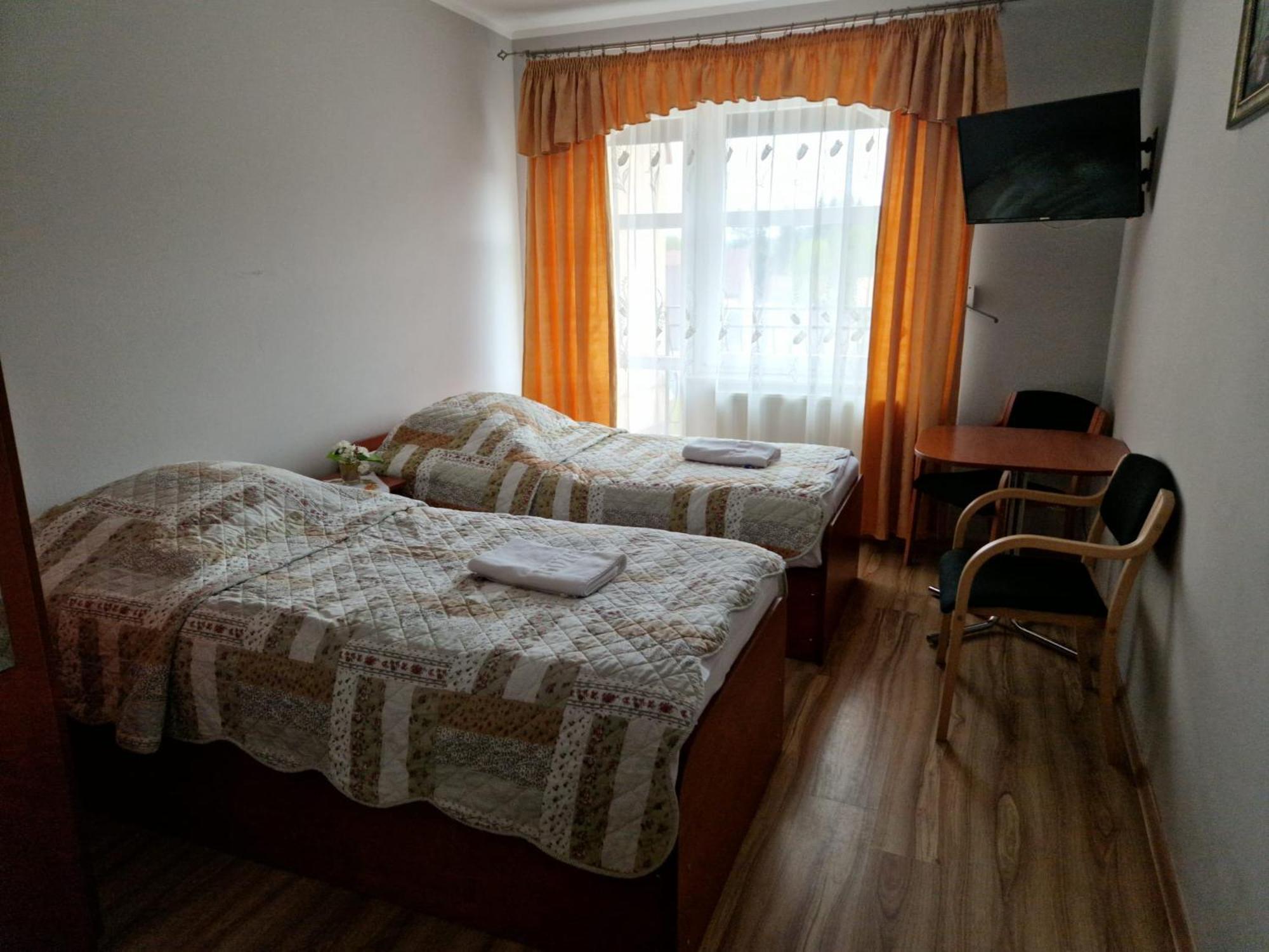 Hotel Gosciniec Ustrzycki Ustrzyki Dolne Esterno foto