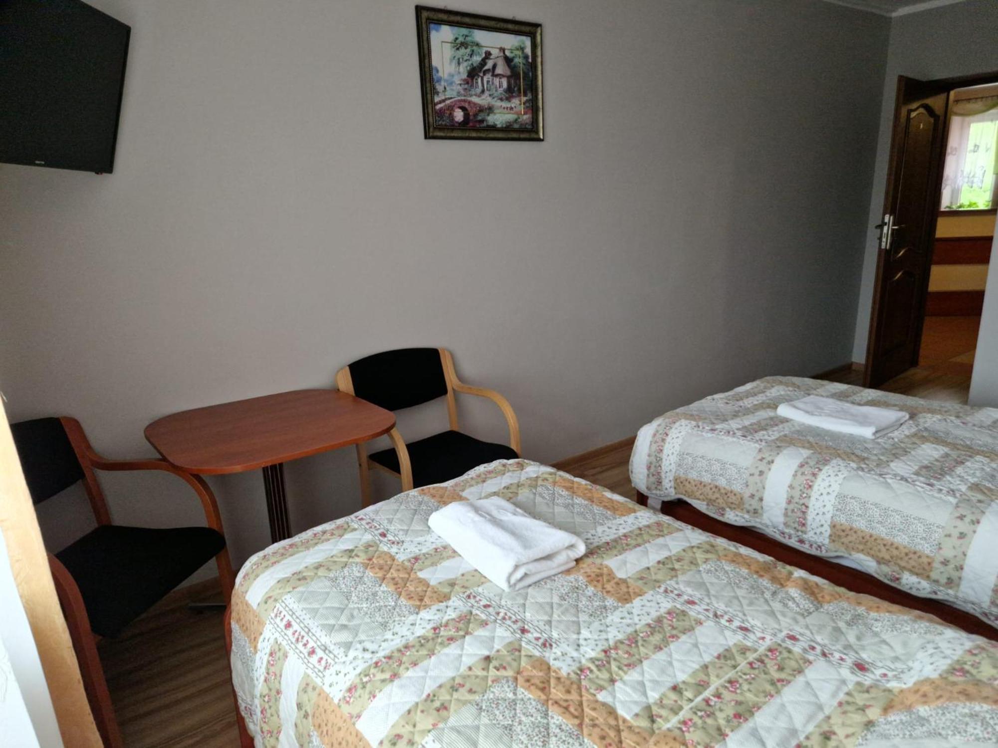 Hotel Gosciniec Ustrzycki Ustrzyki Dolne Esterno foto