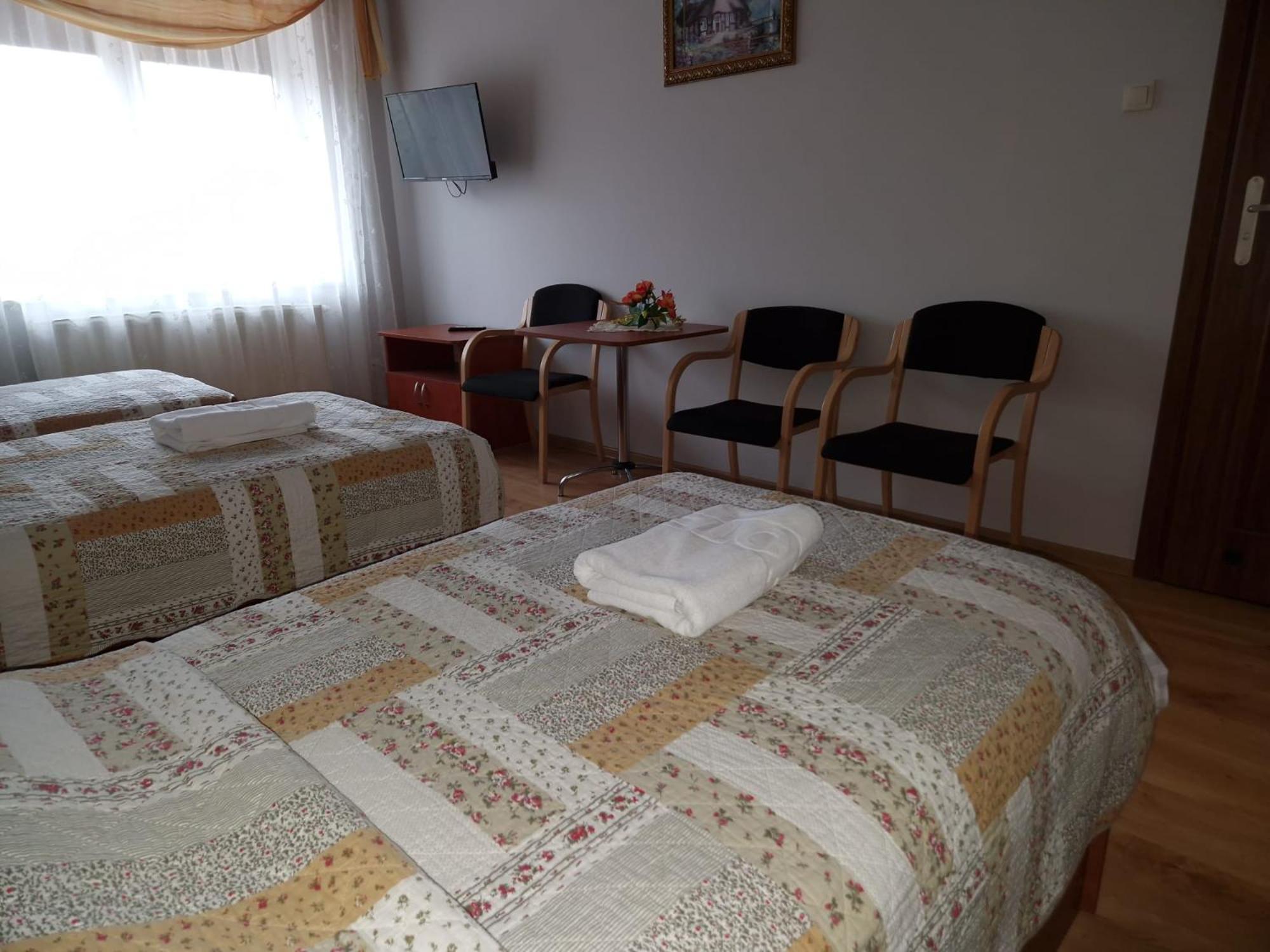 Hotel Gosciniec Ustrzycki Ustrzyki Dolne Esterno foto