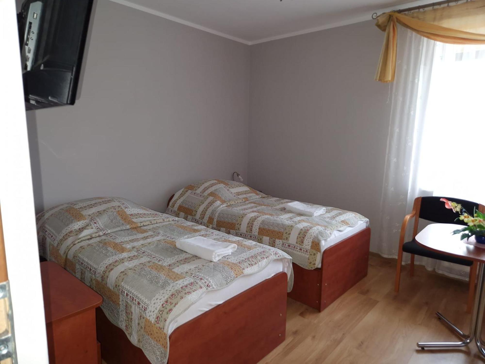 Hotel Gosciniec Ustrzycki Ustrzyki Dolne Esterno foto