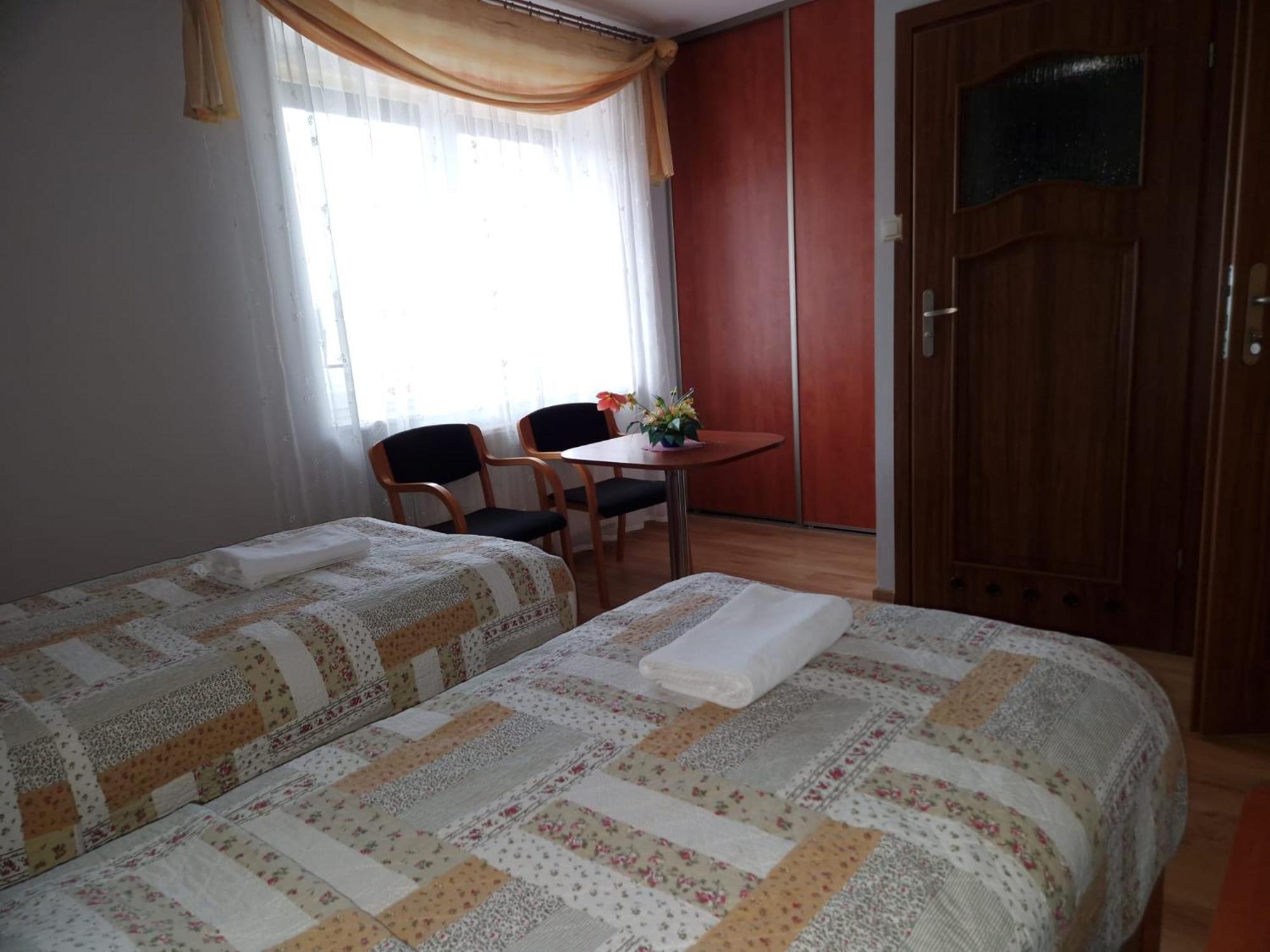 Hotel Gosciniec Ustrzycki Ustrzyki Dolne Esterno foto
