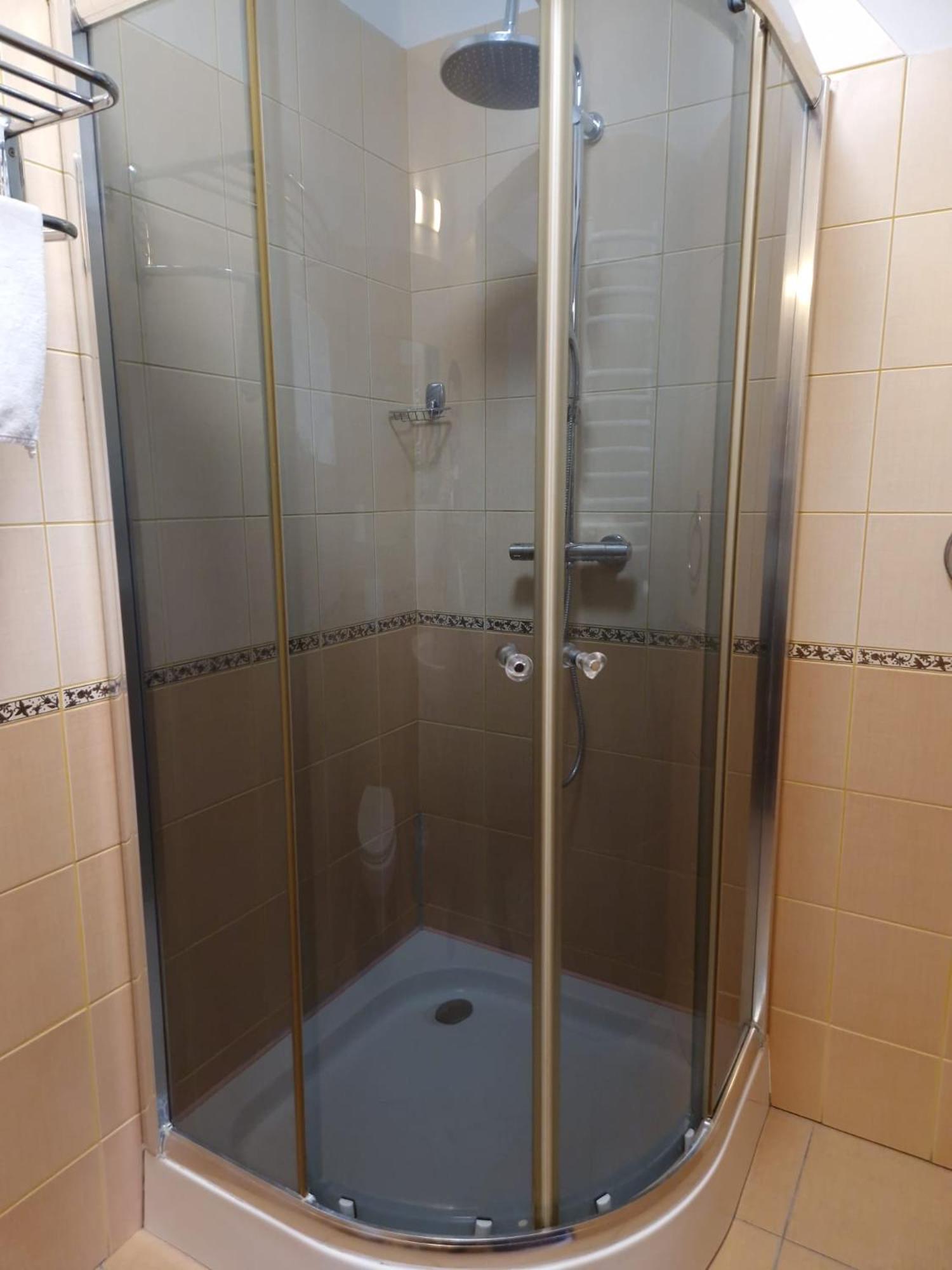 Hotel Gosciniec Ustrzycki Ustrzyki Dolne Esterno foto