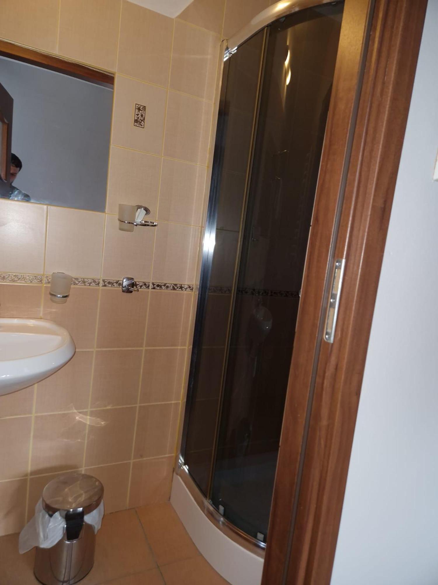 Hotel Gosciniec Ustrzycki Ustrzyki Dolne Esterno foto