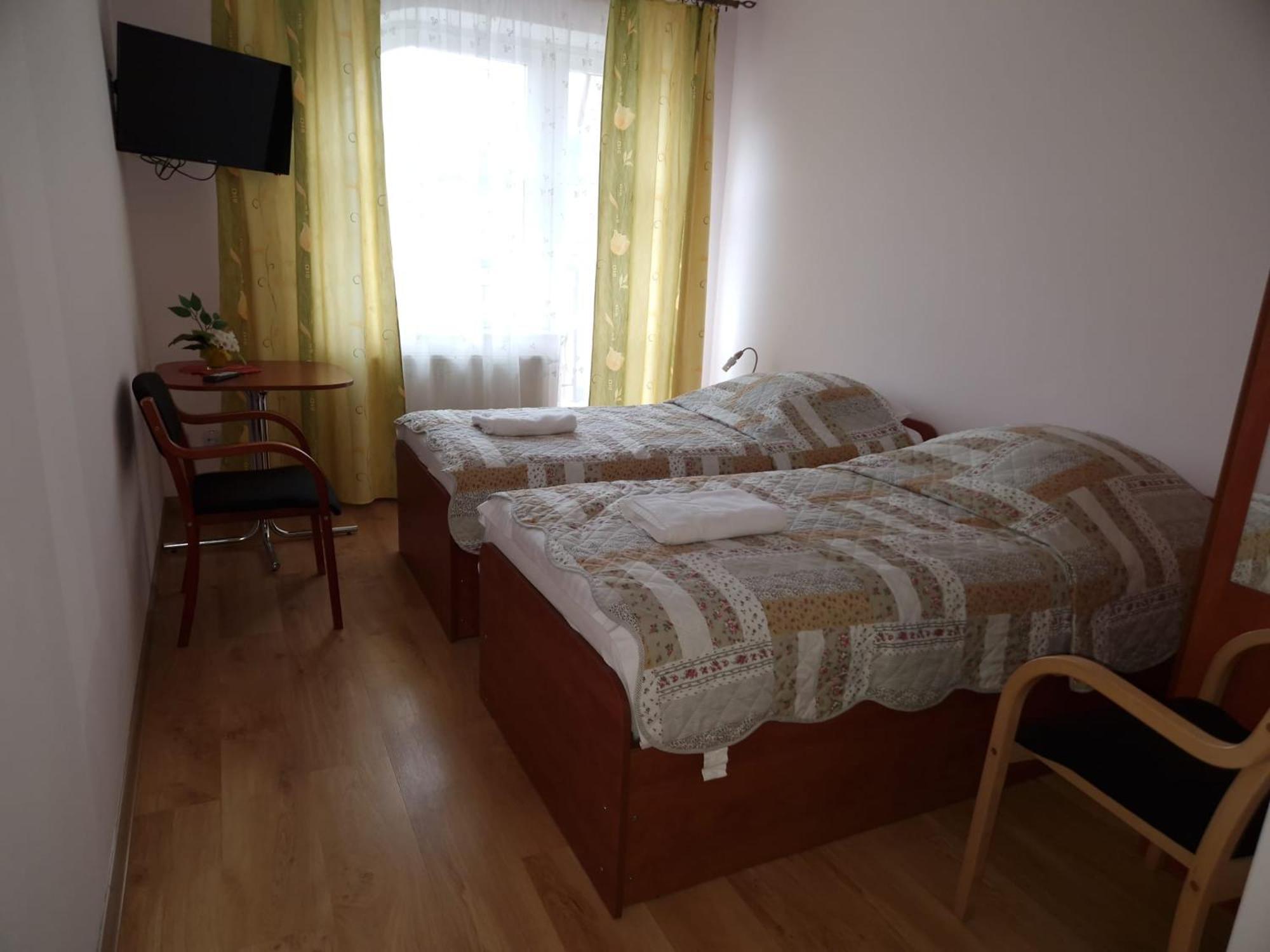 Hotel Gosciniec Ustrzycki Ustrzyki Dolne Esterno foto
