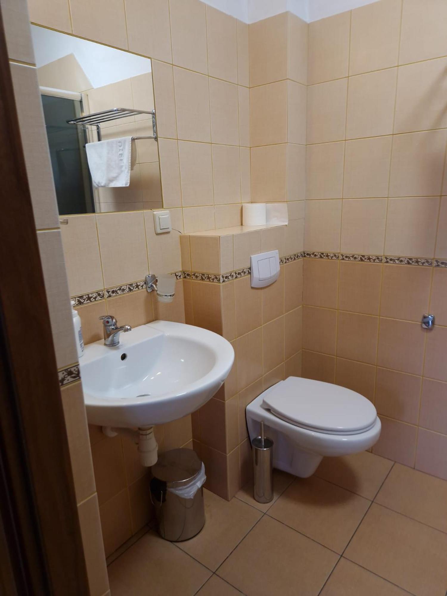 Hotel Gosciniec Ustrzycki Ustrzyki Dolne Esterno foto