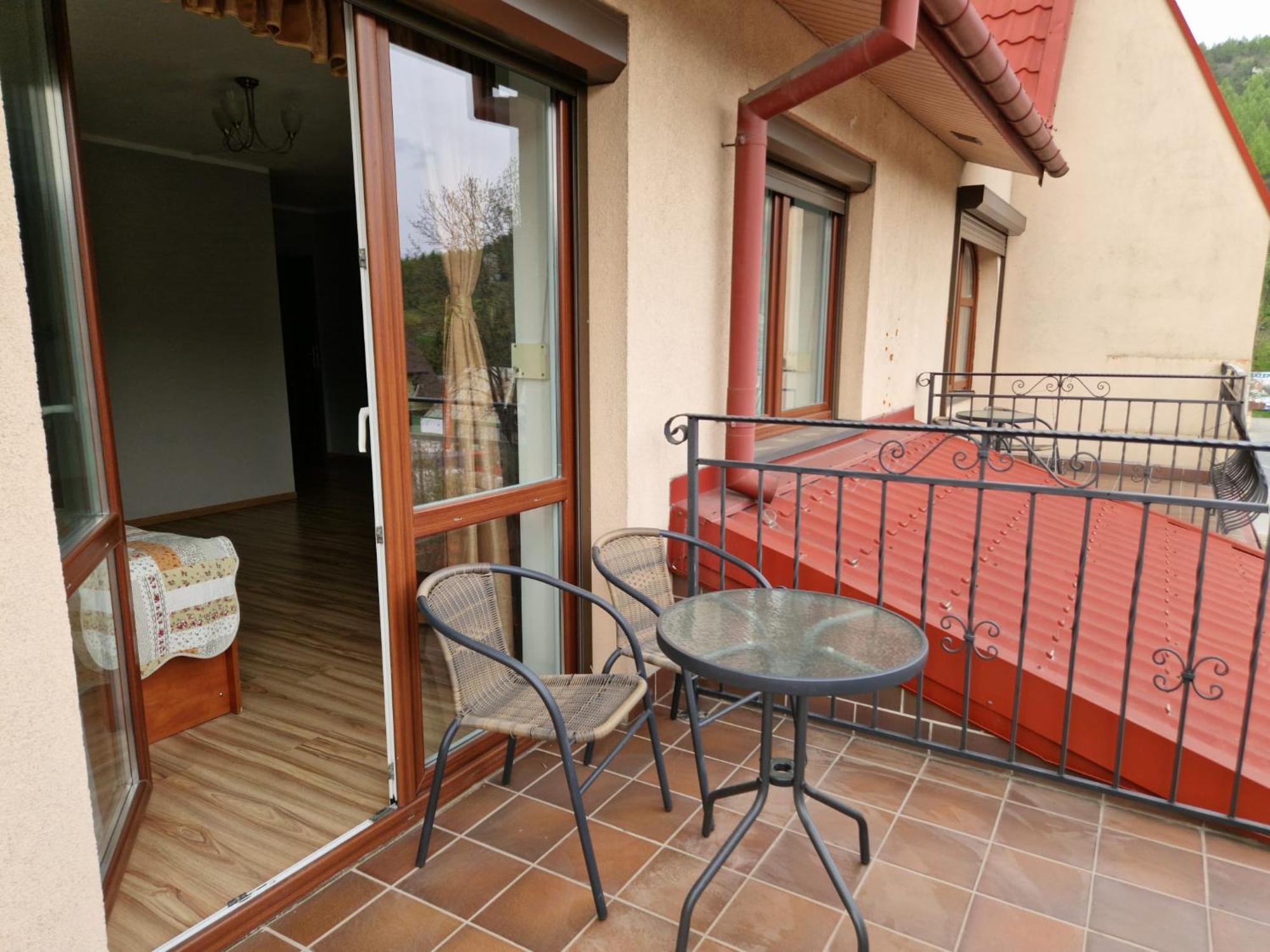 Hotel Gosciniec Ustrzycki Ustrzyki Dolne Esterno foto